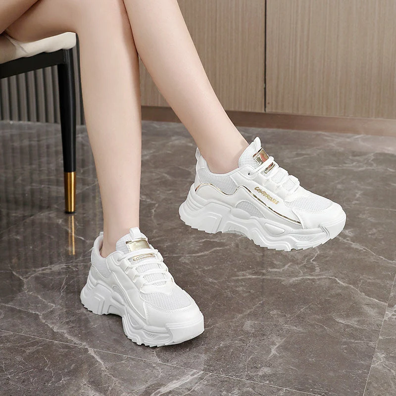 Damen Sportliche Sneakers mit modischer Metallic-Applikation und strukturierter Oberfläche