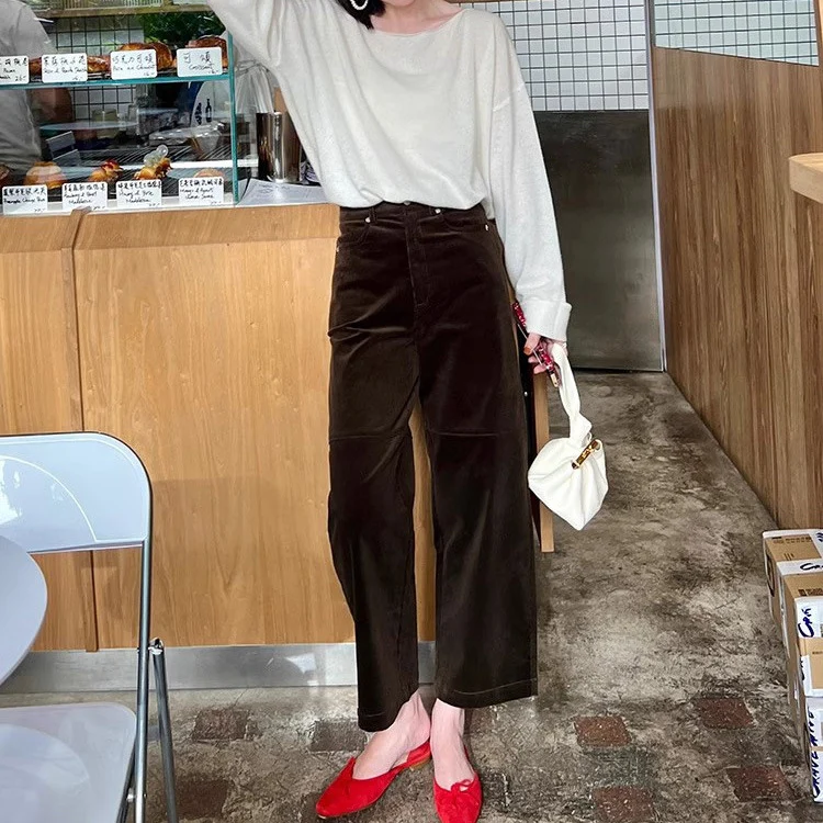 Damen Elegante weite Cordhose Nord Taschen