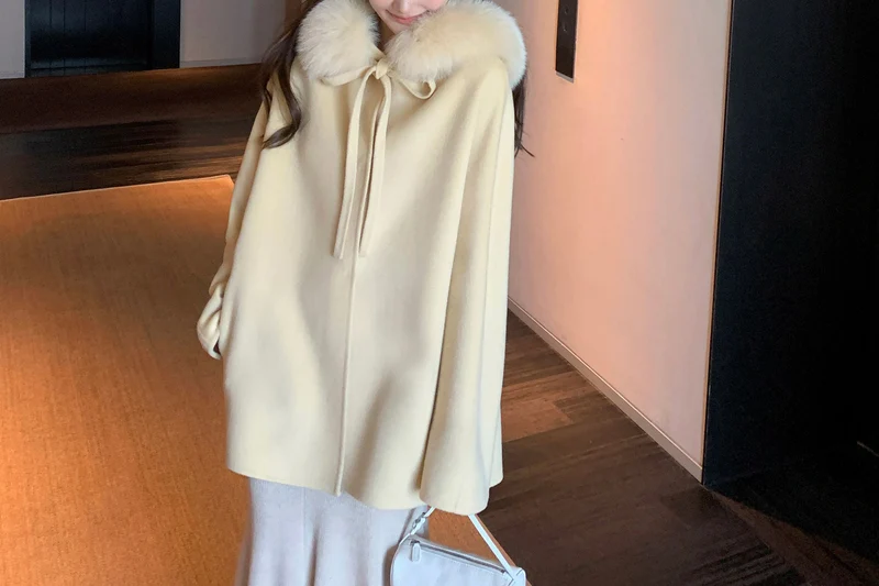 Damen Elegante und warme Übergangsjacke mit fellbesetztem Kragen Nord Taschen