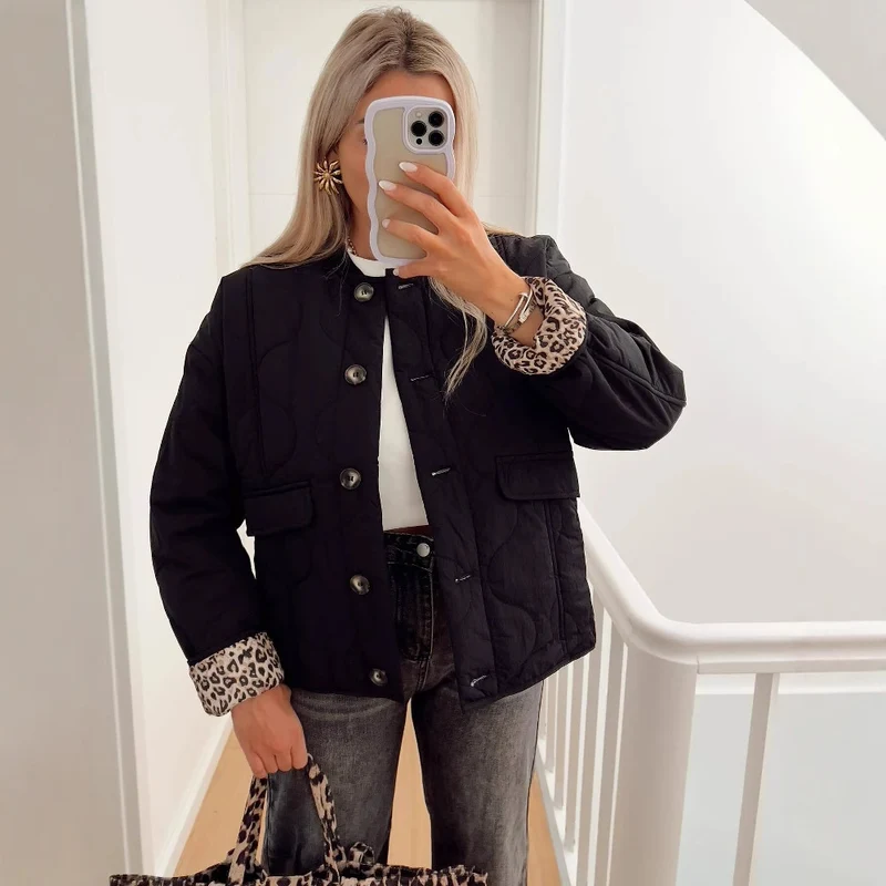 Damen 1700+ gestepptes Cropped‑Blousonjacke im Boxy‑Cut mit Rundhals, Knopfleiste und Pattentaschen Nord Taschen