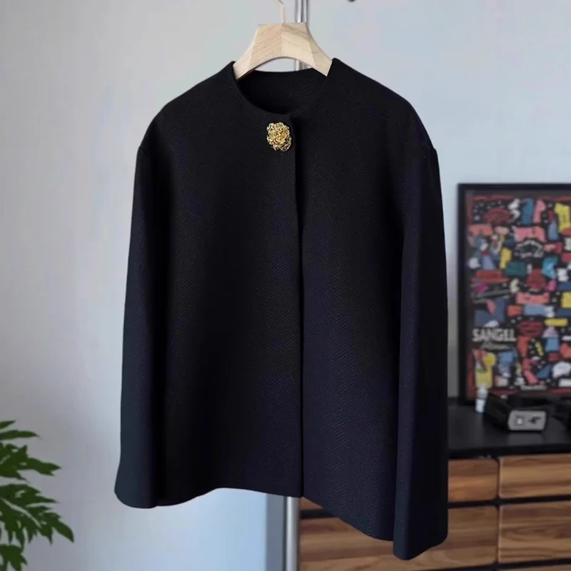 Damen Eleganter Kurzblazer mit Schmuckknopf Nord Taschen