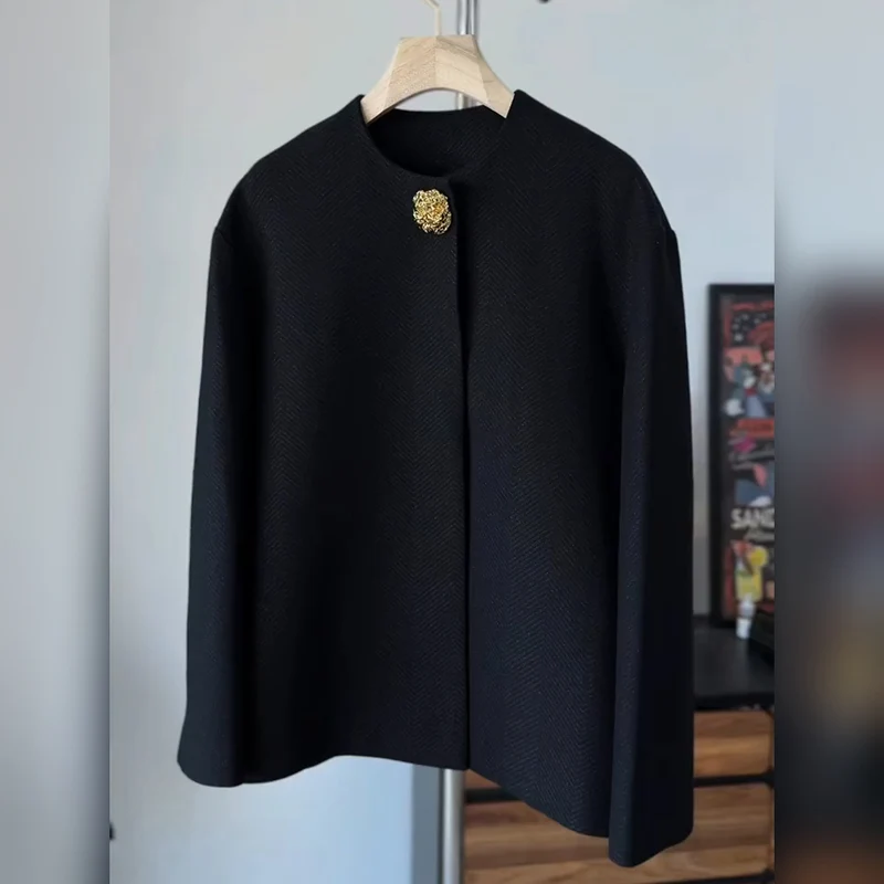 Damen Eleganter Kurzblazer mit Schmuckknopf Nord Taschen