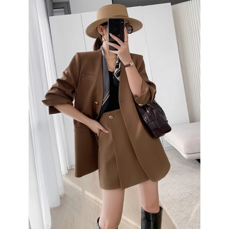 Damen Eleganter Blazer mit Rock Nord Taschen
