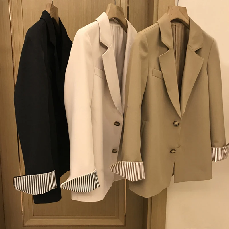 Damen Eleganter Blazer mit kontrastierenden Ärmelaufschlägen Nord Taschen