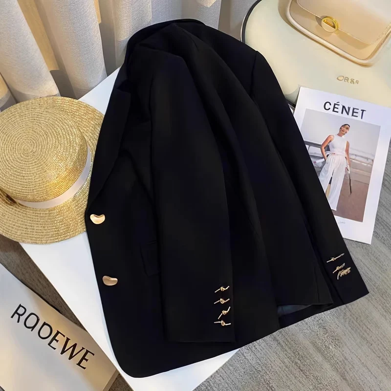 Damen Eleganter Blazer mit goldenen Details Nord Taschen