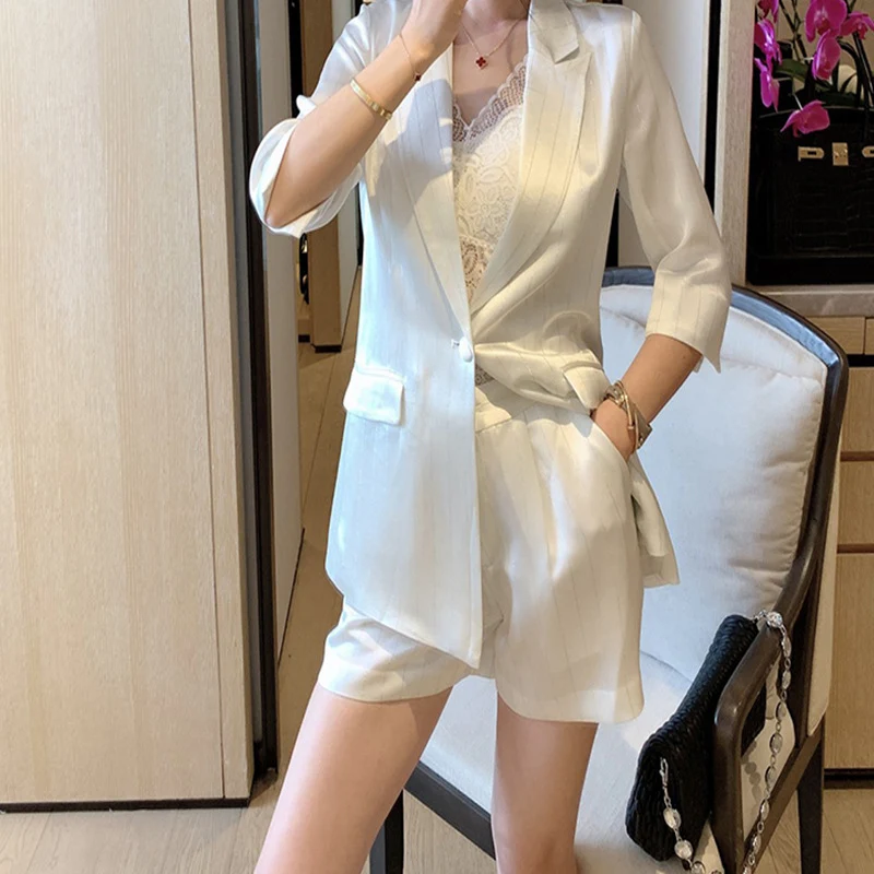 Damen Eleganter Blazer mit glänzendem Finish Nord Taschen