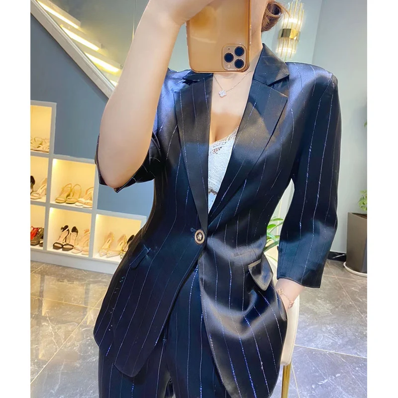 Damen Eleganter Blazer mit glänzendem Finish Nord Taschen