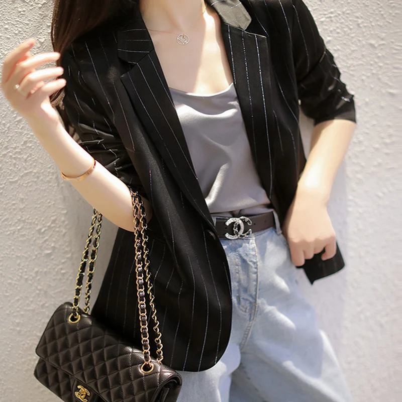 Damen Eleganter Blazer mit feinen Streifen Nord Taschen
