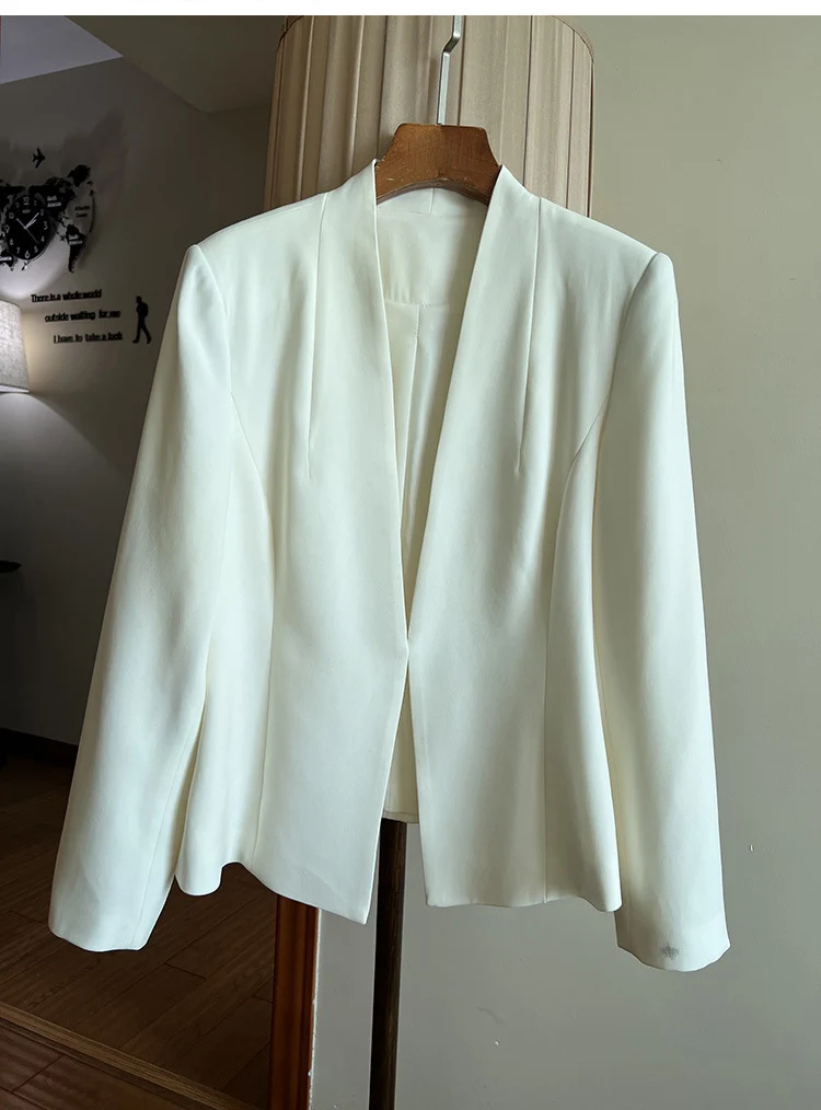 Damen Eleganter Blazer mit asymmetrischem Schnitt Nord Taschen