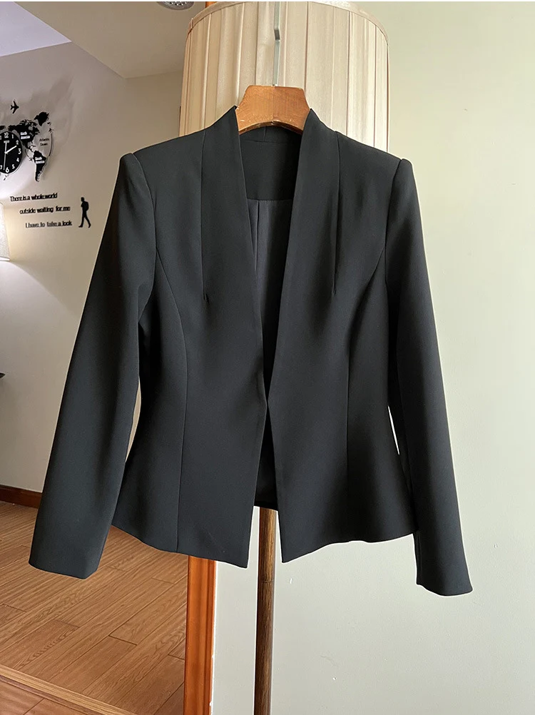 Damen Eleganter Blazer mit asymmetrischem Schnitt Nord Taschen