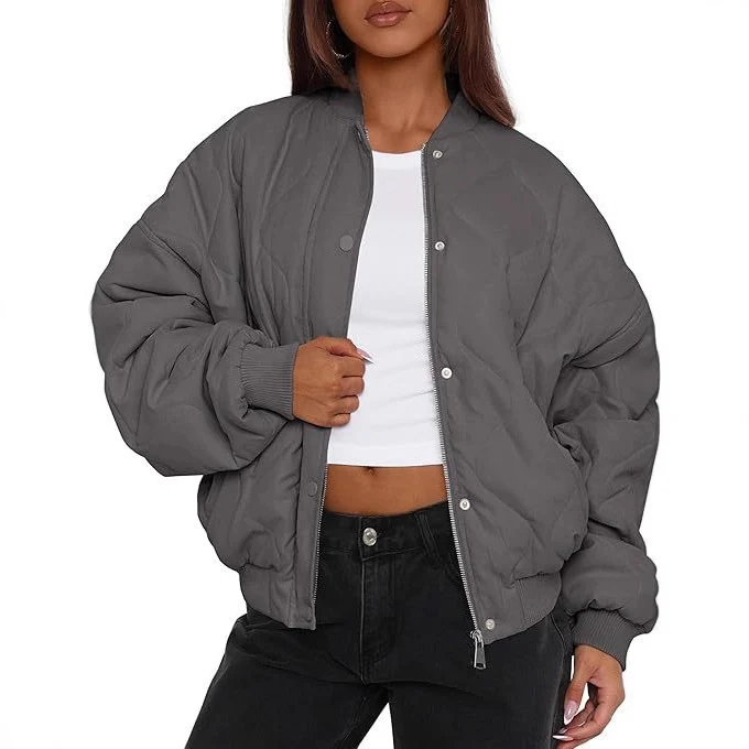 Damen Kurz geschnittene Stepp-Bomberjacke im Oversize-Look mit Raglanärmeln Nord Taschen