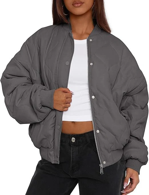 Damen Kurz geschnittene Stepp-Bomberjacke im Oversize-Look mit Raglanärmeln Nord Taschen