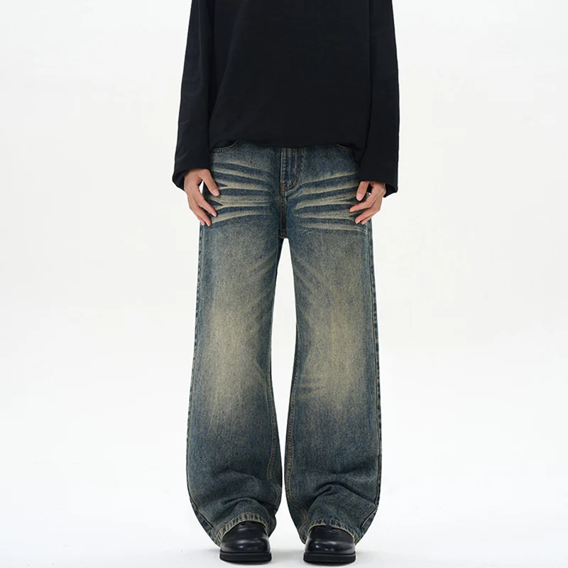 Herren Weite Denim-Jeans im Vintage-Whisker-Look mit horizontalen Falten und bodenlangem Saum Nord Taschen