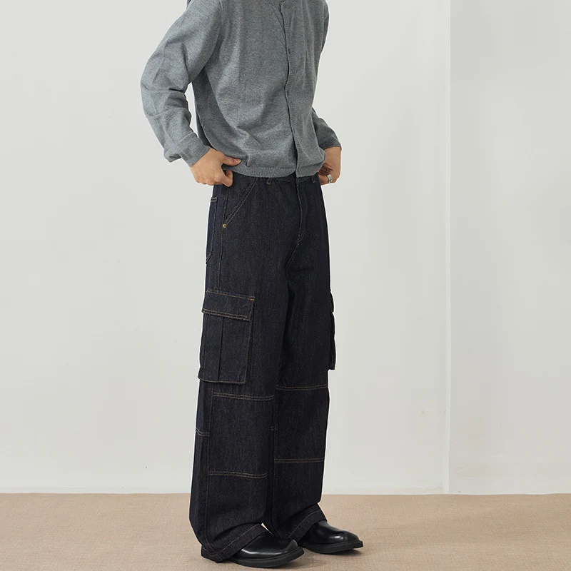 Herren Weite Denim-Cargo-Palazzohose mit Paneelnähten, Klappentaschen und rohem Finish Nord Taschen
