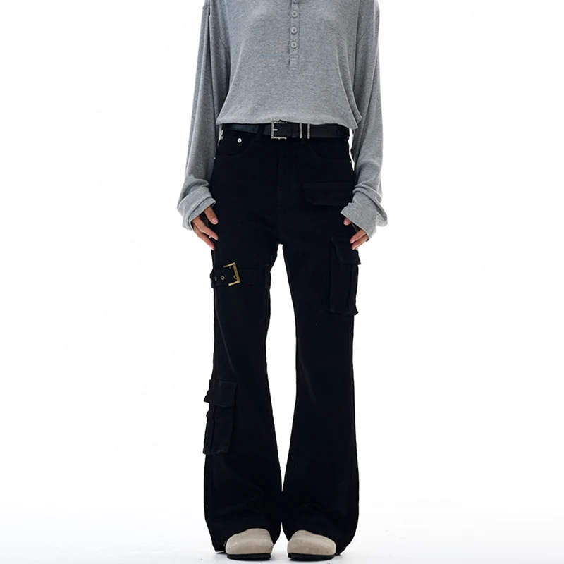 Damen Cargo-Flared-Jeans mit hoher Bundlinie, Utility-Taschen und Beinschnalle Nord Taschen