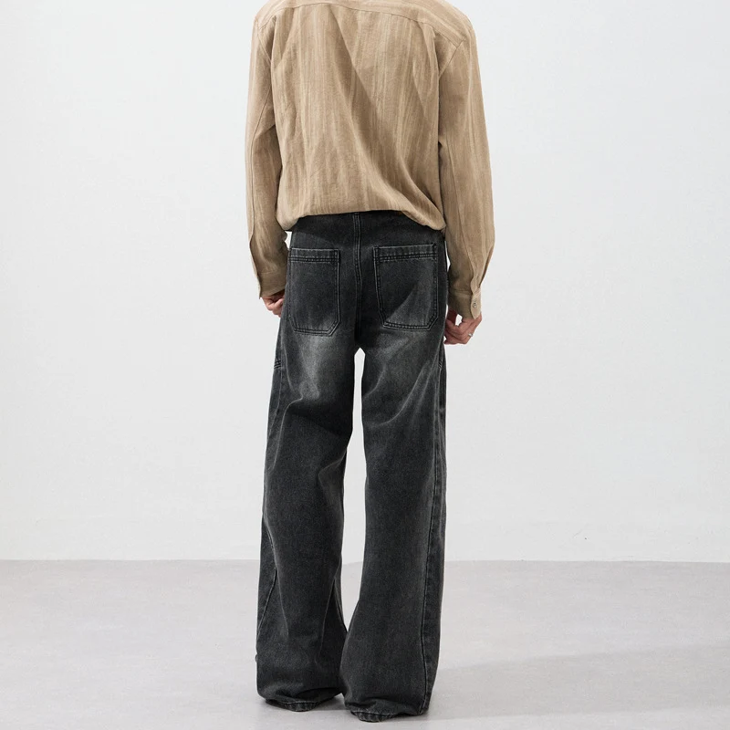 Herren Extraweite Skulpturale Denim‑Palazzohose mit Kniefalten und Teilungsnähten Nord Taschen