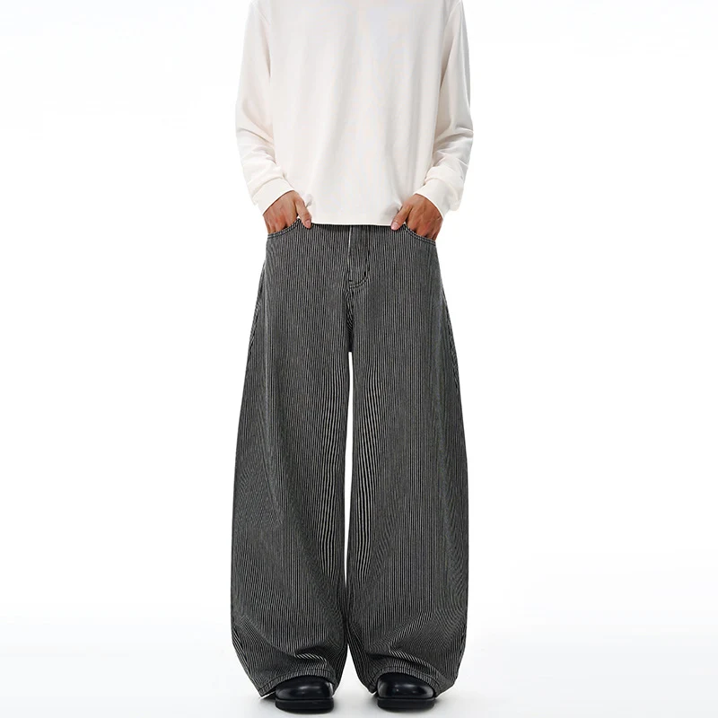 Herren Extraweite Pinstripe‑Palazzohose mit tiefem Schritt und fließender Silhouette Nord Taschen