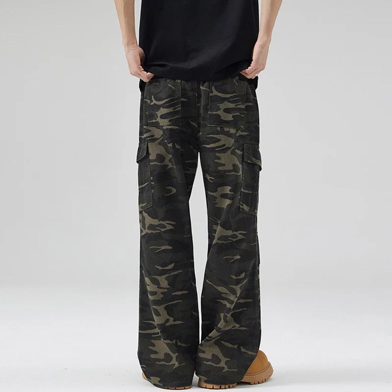 Herren Cargohose im weiten Baggy‑Cut mit Camouflage‑Print, Knieabnähern und Pattentaschen Nord Taschen