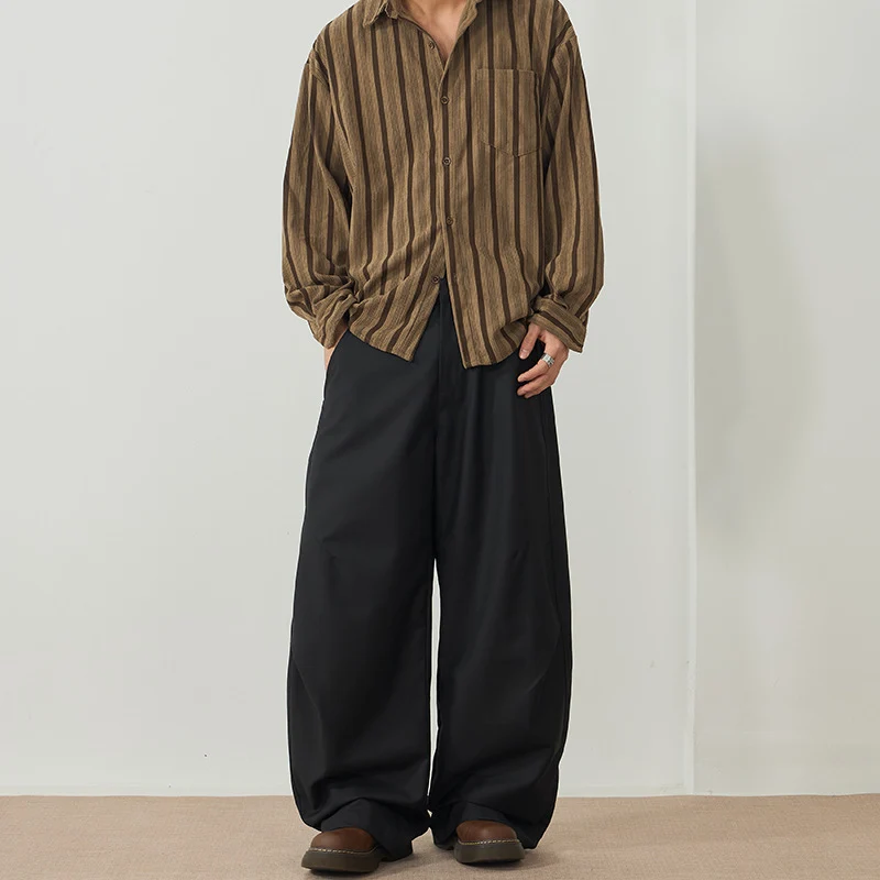 Herren Bodentiefe Oversize-Twillhose mit extra weitem Bein und cleanem Minimaldesign Nord Taschen