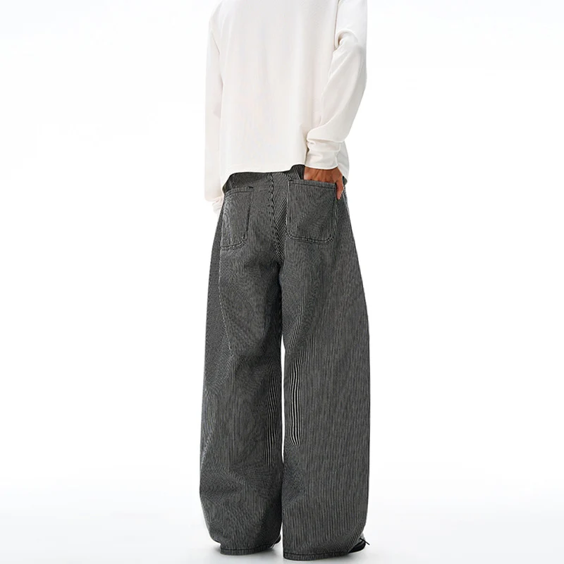 Herren Bodenlange Oversize-Hose mit extrem weitem Bein und feinem Nadelstreifen-Design Nord Taschen