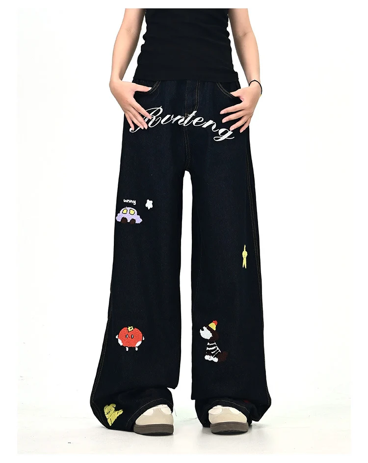 Damen Weitgeschnittene Kostümjeans mit buntem Stickdesign Nord Taschen