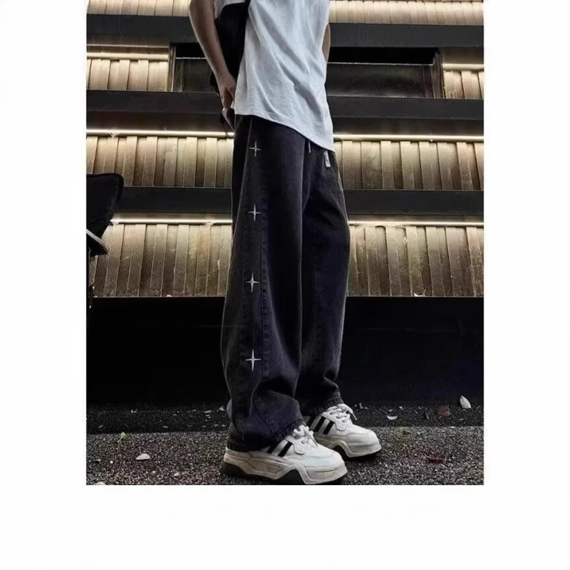 Damen Weitgeschnittene Jeanshose mit einzigartigem Design Nord Taschen