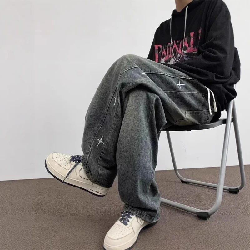 Damen Weitgeschnittene Jeanshose mit einzigartigem Design Nord Taschen