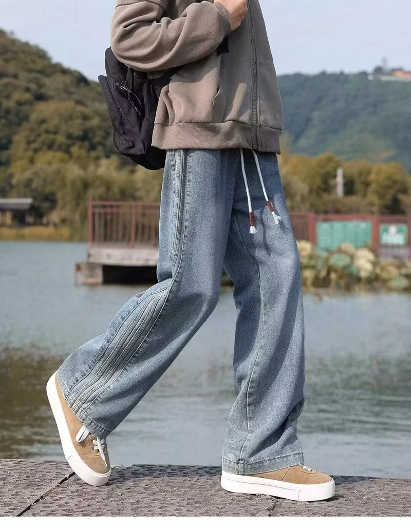 Damen Weitgeschnittene Jeans mit Details Nord Taschen