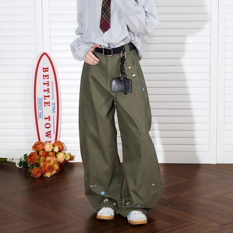 Damen Weitgeschnittene Cargo-Hose mit bunten Applikationen Nord Taschen
