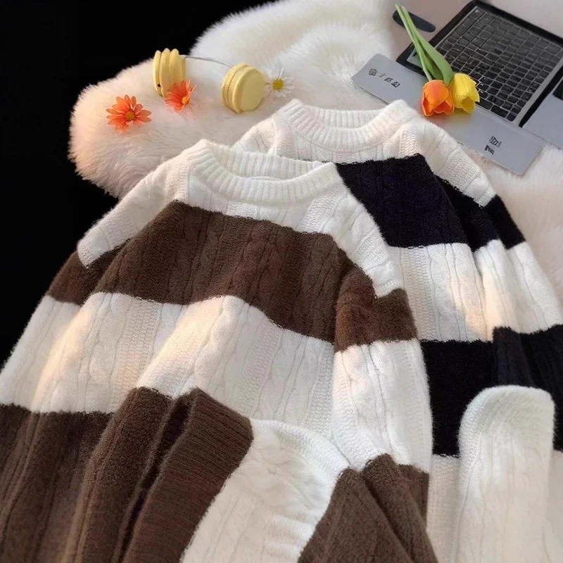 Damen Lässiger Strickpullover mit Zopfmuster Nord Taschen