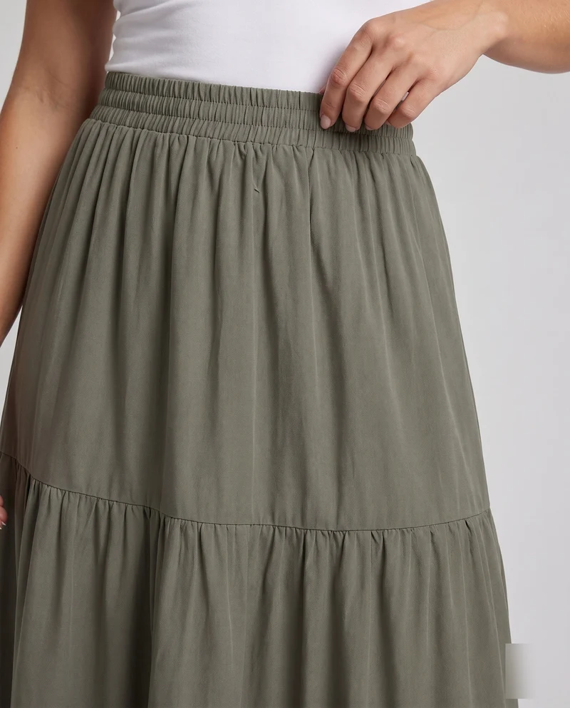 Damen Maxirock mit voluminösen Rüschendetails