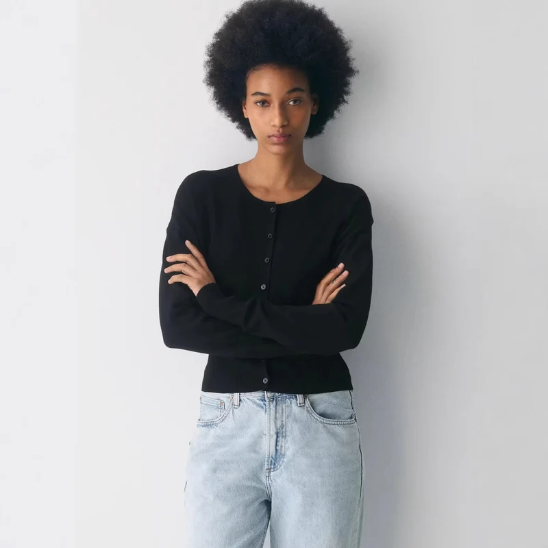 Damen Cropped Strickjacke mit Knopfleiste und Rippstrick