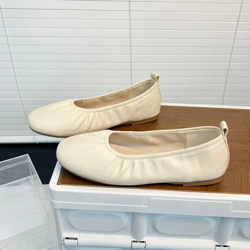 Damen Ballerinas aus feinem Leder mit elastischem Riemen