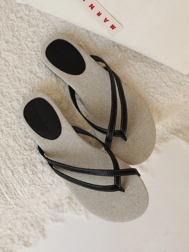 Damen Elegante und bequeme Zehentrenner mit weichem Fußbett