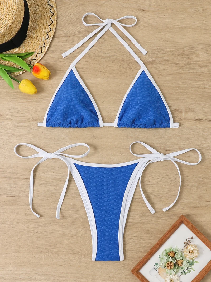 Damen Triangel-Bikini mit verstellbaren Trägern und hochwertigem Wellenmuster