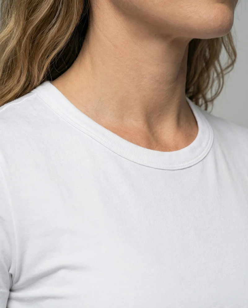 Damen nan schmal geschnittene Jeans mit umgeschlagenem Saum, elastischem Komfortbund und dezenter Used-Optik