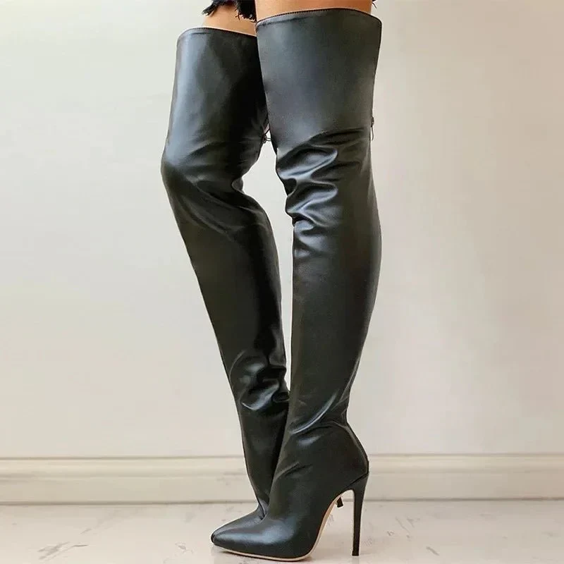 Oberschenkelhohe Stiletto Stiefel