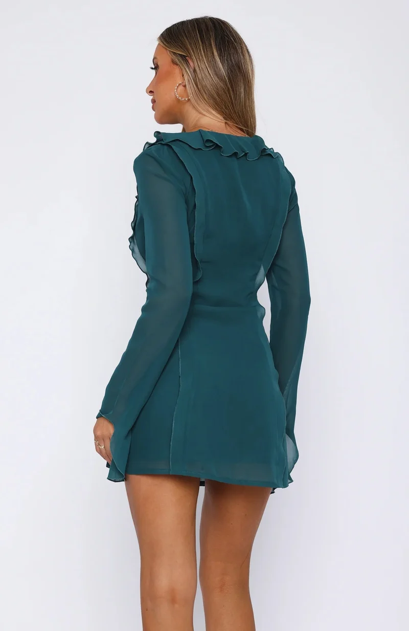 Langärmliges Minikleid mit Rüschen