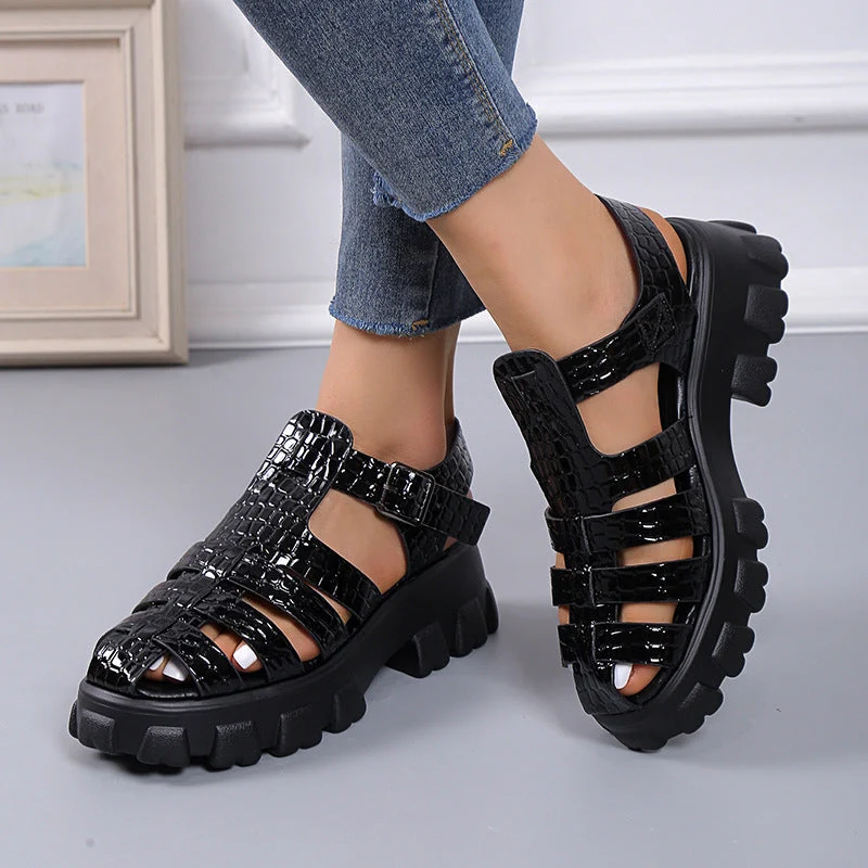 Damen Plateau-Sandalen mit trendigem Riemendesign und stabiler Gummisohle