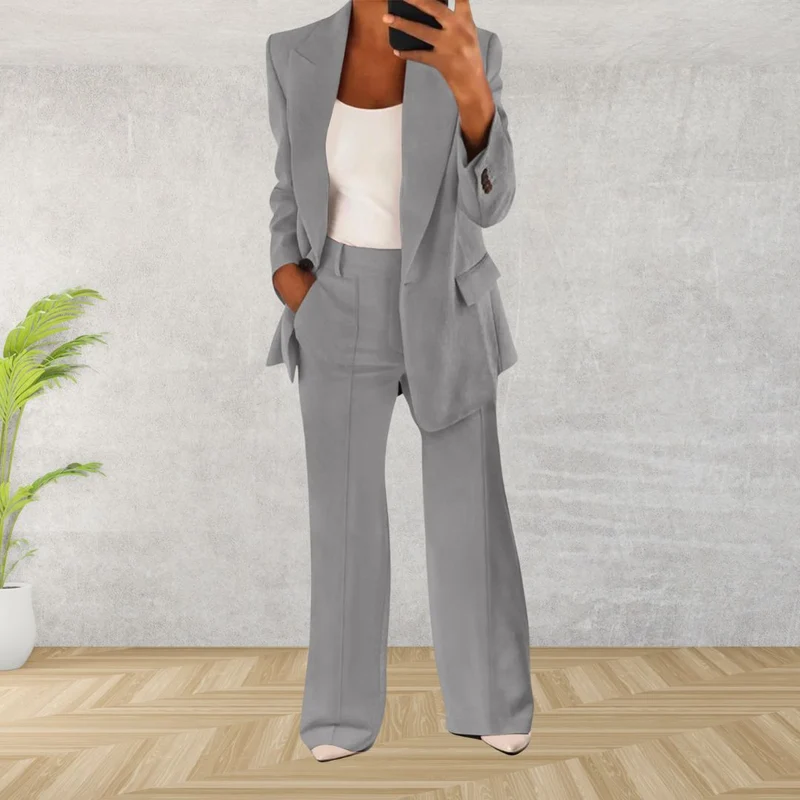 Stilvolle Blazer- und Hosenanzug