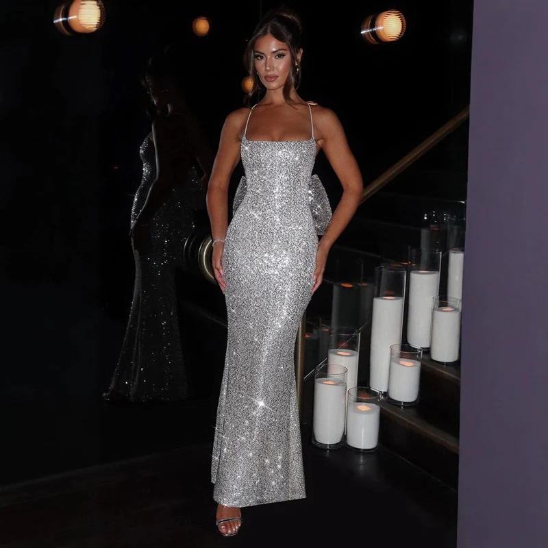 Damen Glitzerndes Abendkleid mit elegantem Schnitt und raffinierten Details
