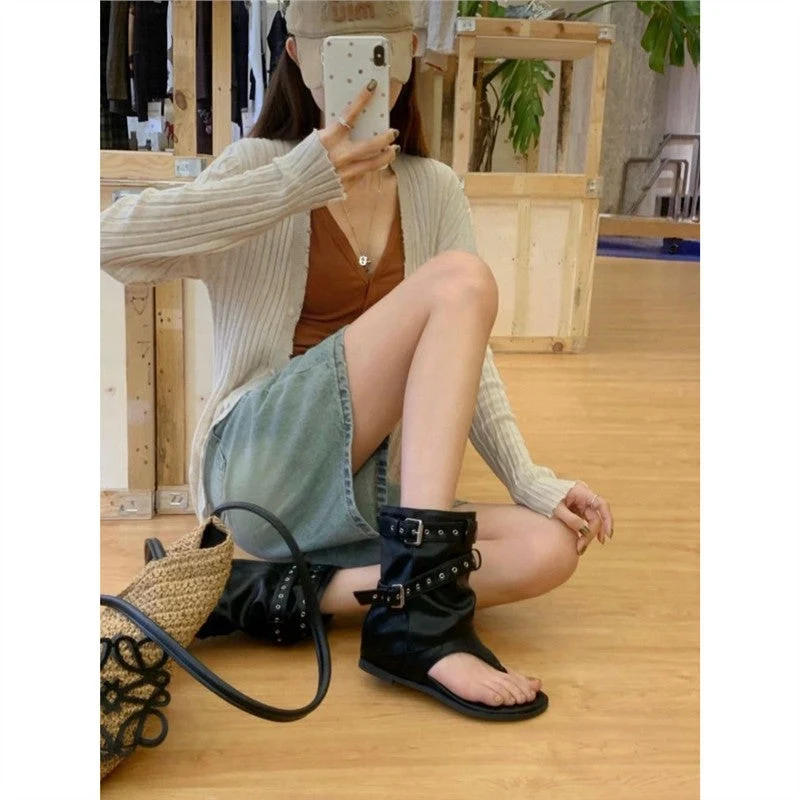 Damen offene Sandalen mit modischen Schnallen