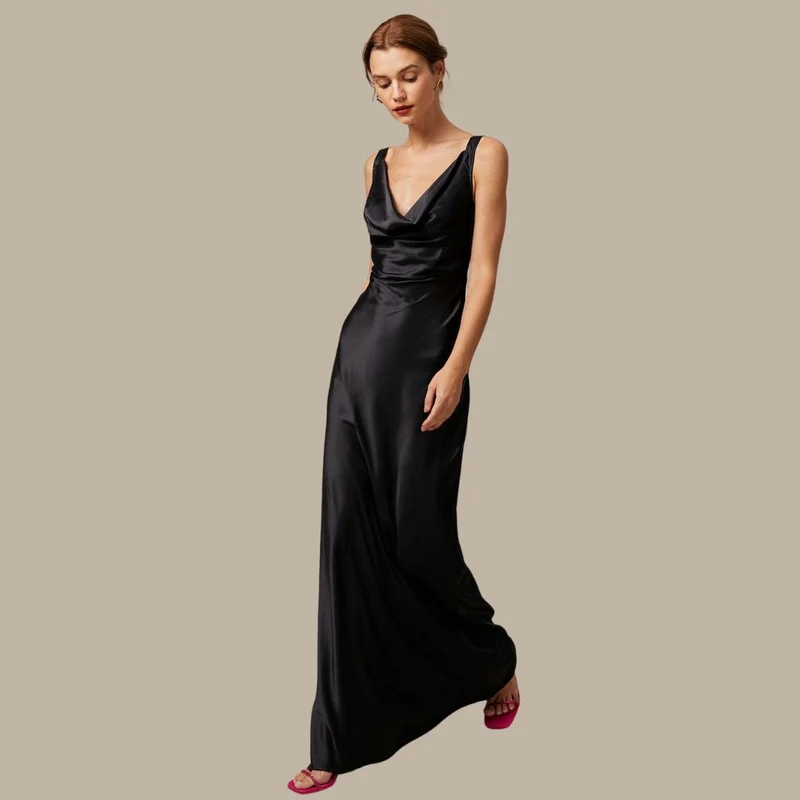 Satin-Maxikleid mit drapiertem Ausschnitt