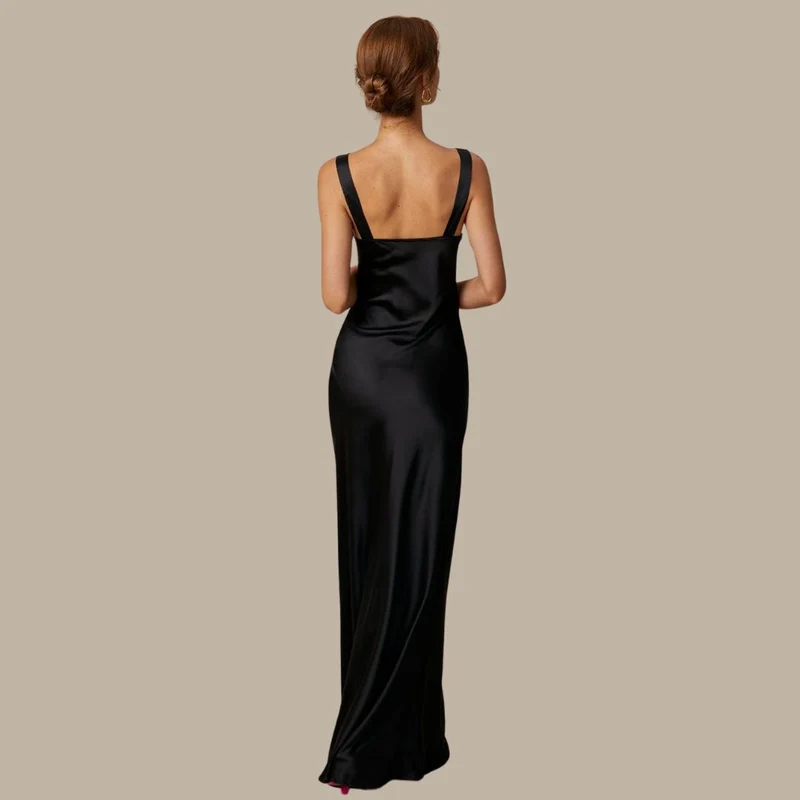 Satin-Maxikleid mit drapiertem Ausschnitt