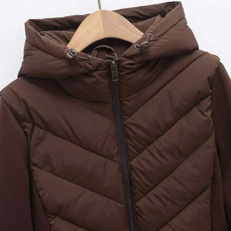 Damen nan gesteppte Kapuzenjacke mit Chevron‑Stepp, Einsätzen aus Softshell und verdecktem Reißverschluss