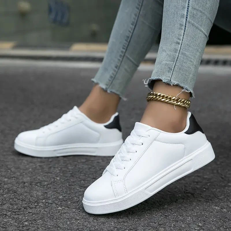 Damen nan minimalistische Sneaker im veganen Lederlook mit gepolsterter Komfortsohle
