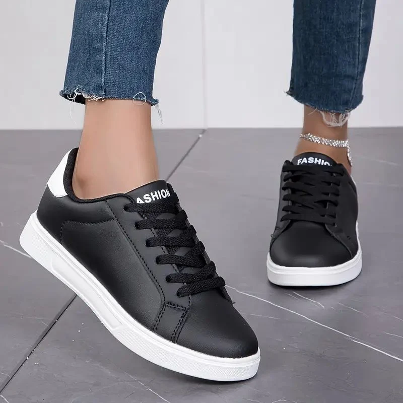 Damen nan minimalistische Sneaker im veganen Lederlook mit gepolsterter Komfortsohle