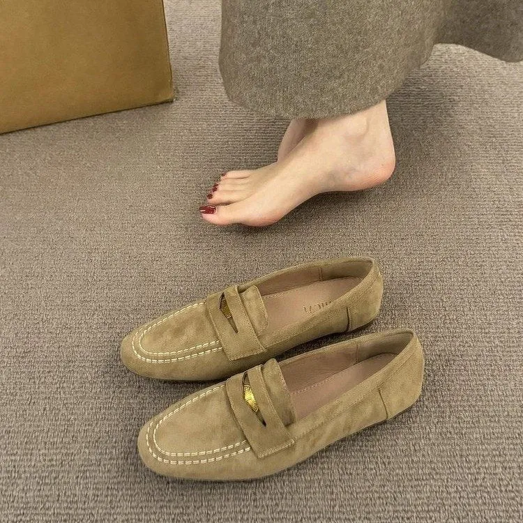 Damen Mokassins mit weichem Wildleder und elegantem Riemenverschluss