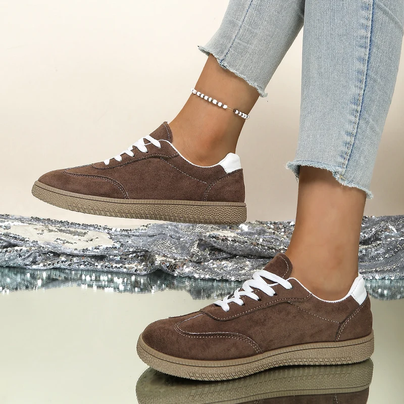 Damen Sneaker aus weichem Wildleder mit rutschfester Sohle