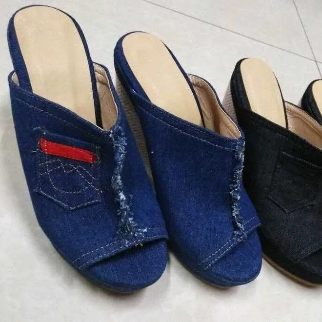 Damen Wedge-Pantoletten aus Denim mit modischem Fransen-Design